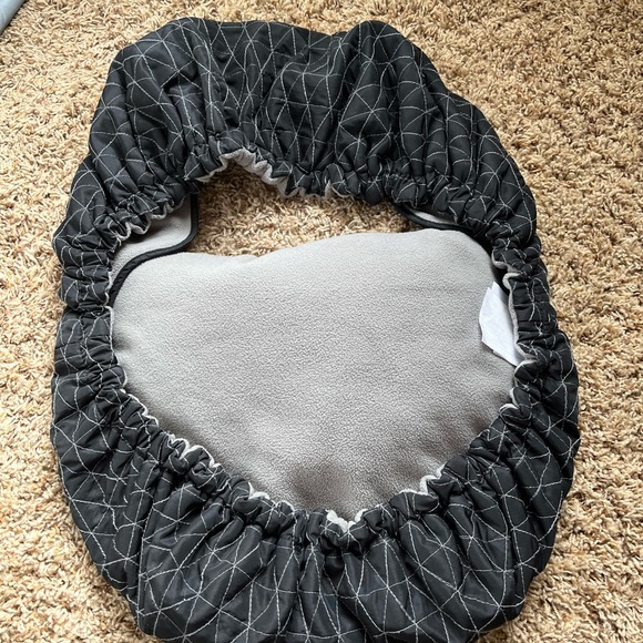 JJ Cole Black and Gray Car Seat Cover - Picture 4 of 4